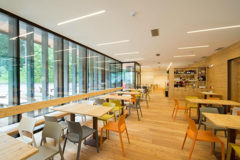 Vallesinella Hotel Restaurant Bar Madonna エクステリア 写真